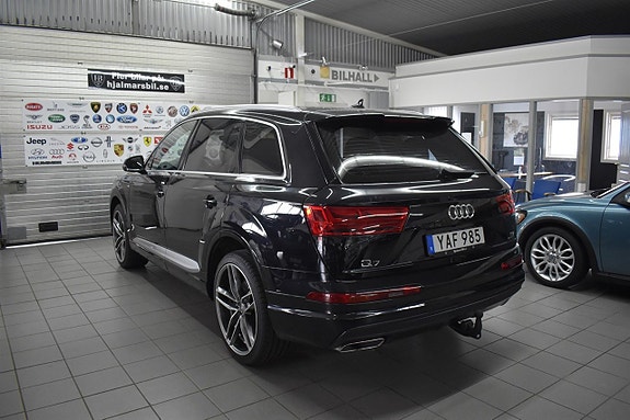 Audi Q7 3 of 27