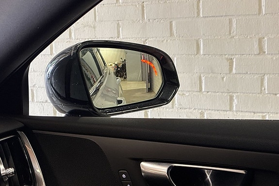 Volvo V60 17 of 23