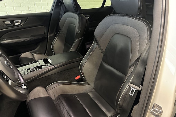 Volvo V60 13 of 23