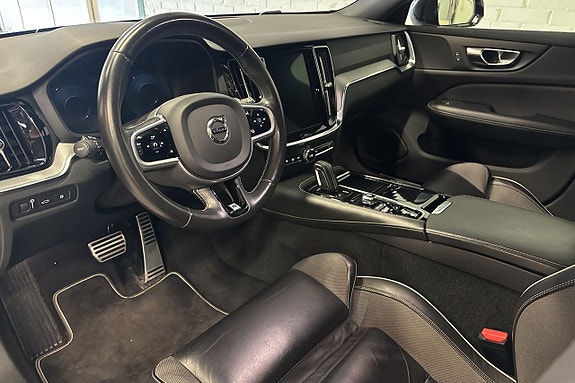 Volvo V60 11 of 23