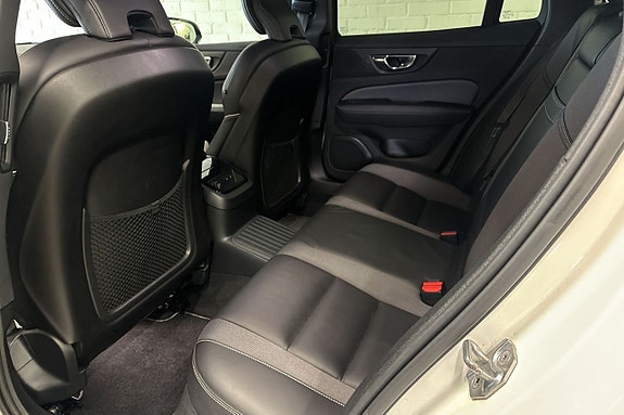 Volvo V60 14 of 23