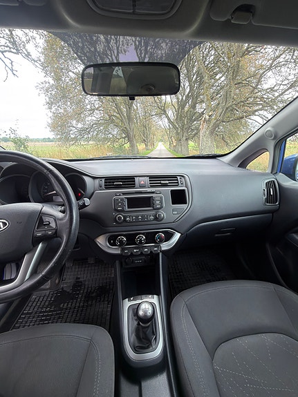 Kia Rio 21 of 23