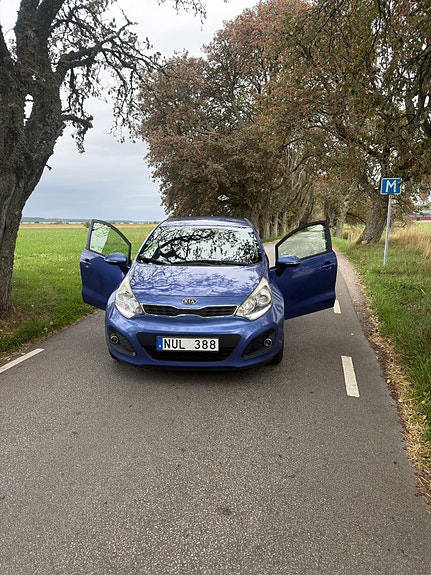Kia Rio 9 of 23