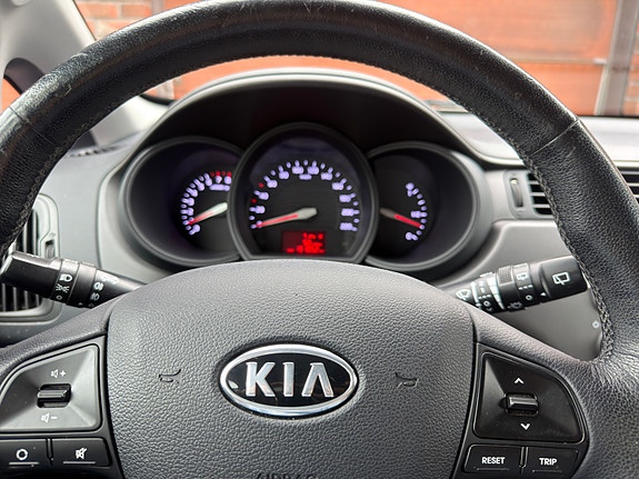 Kia Rio 19 of 23