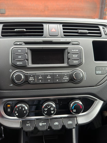 Kia Rio 18 of 23