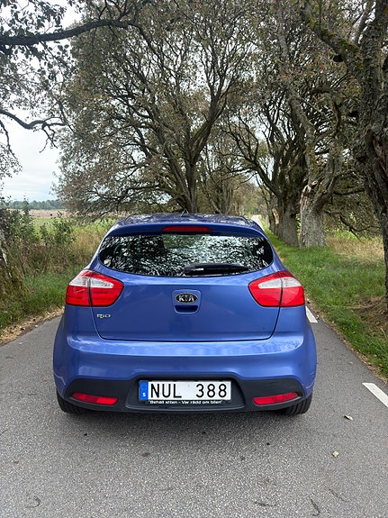 Kia Rio 8 of 23