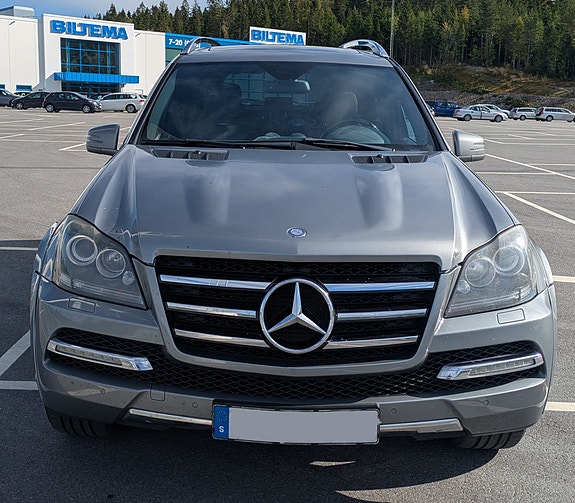 Mercedes-Benz GL350 4 of 5
