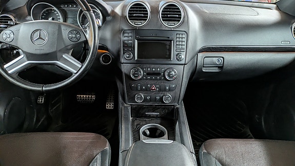 Mercedes-Benz GL350 5 of 5