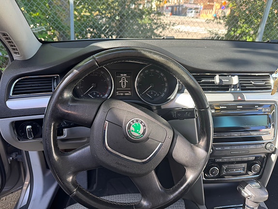 Skoda Superb 7 of 12