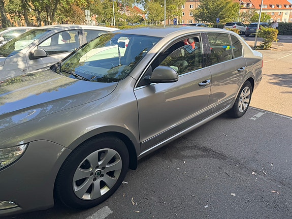 Skoda Superb 6 of 12