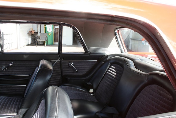 Ford Thunderbird 16 of 22