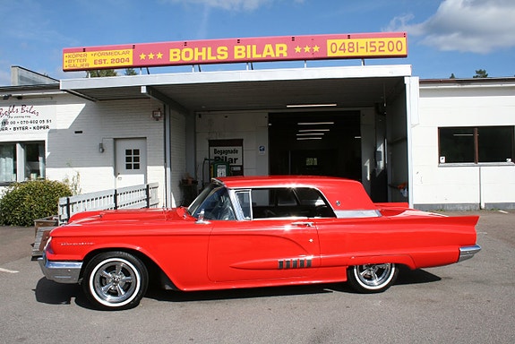 Ford Thunderbird 8 of 22