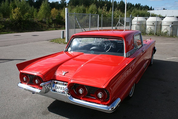 Ford Thunderbird 4 of 22
