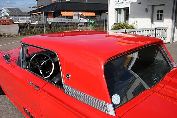 Ford Thunderbird 11 of 22
