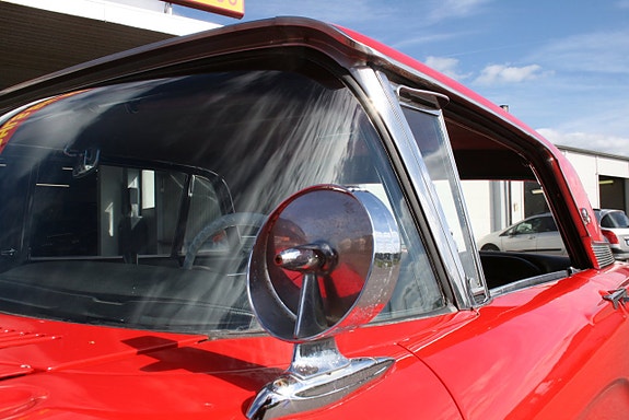 Ford Thunderbird 12 of 22