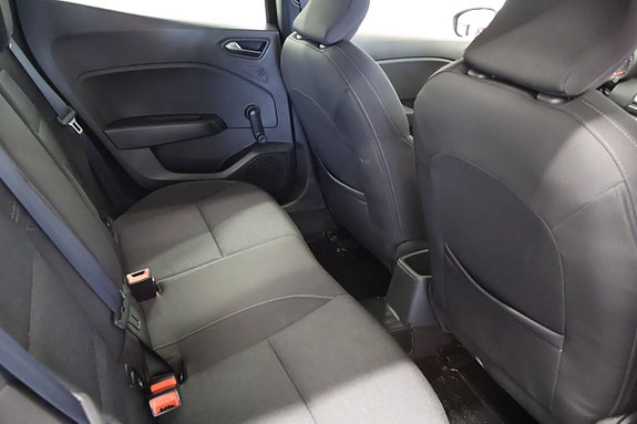Renault Clio 10 of 13