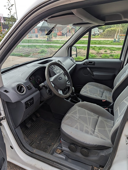 Ford Transit Connect 6 of 7
