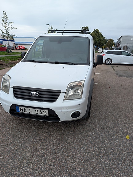 Ford Transit Connect 2 of 7