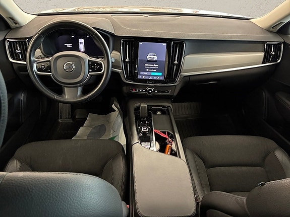 Volvo V90 Cross Country 4 of 9