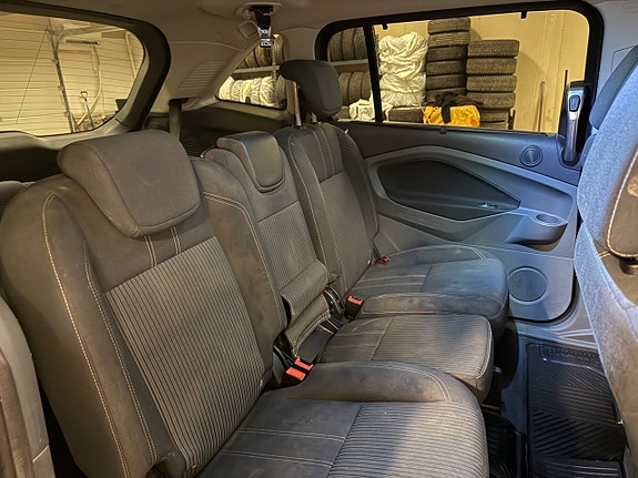 Ford Grand C-MAX 8 of 11