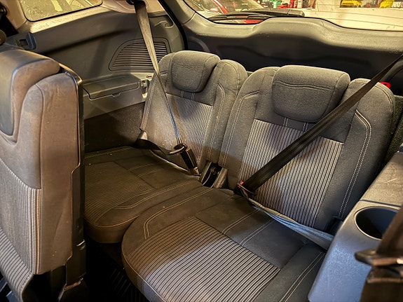 Ford Grand C-MAX 7 of 11