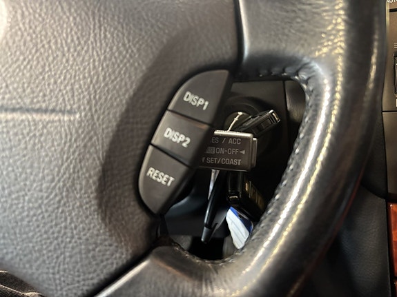 Lexus LS430 16 of 27
