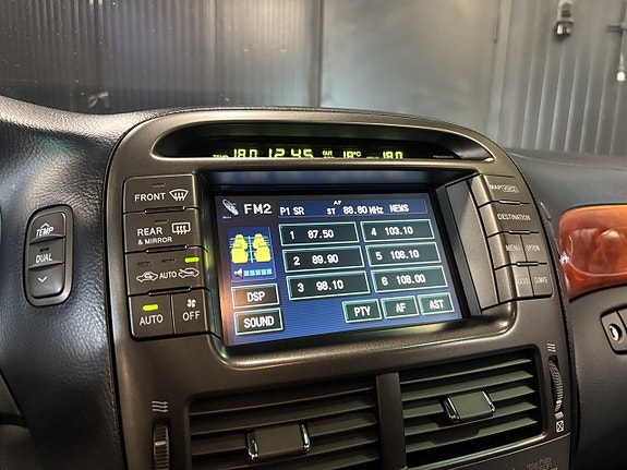 Lexus LS430 14 of 27