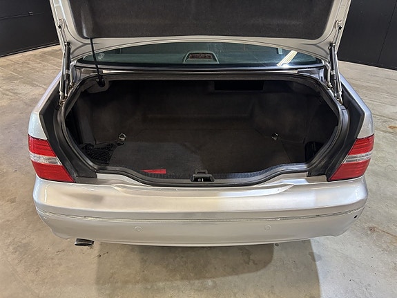 Lexus LS430 24 of 27