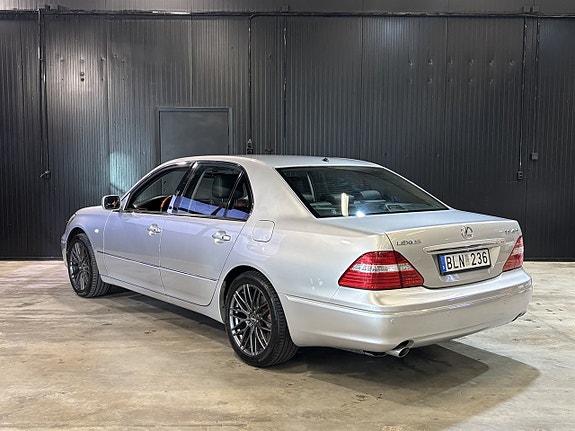 Lexus LS430 4 of 27