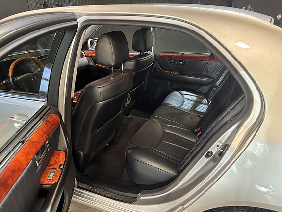 Lexus LS430 22 of 27