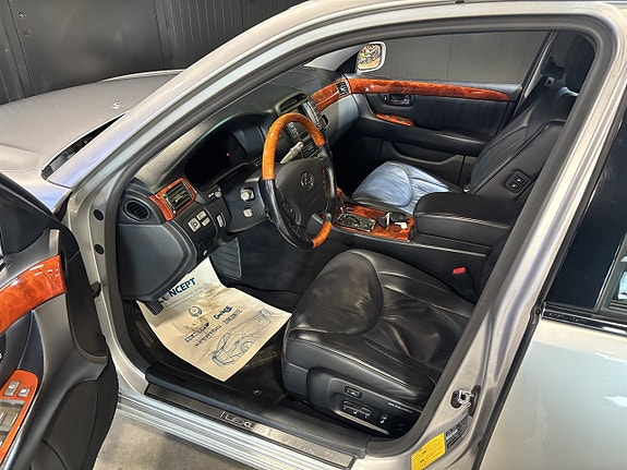 Lexus LS430 7 of 27