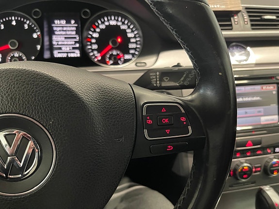 Volkswagen Passat 18 of 26