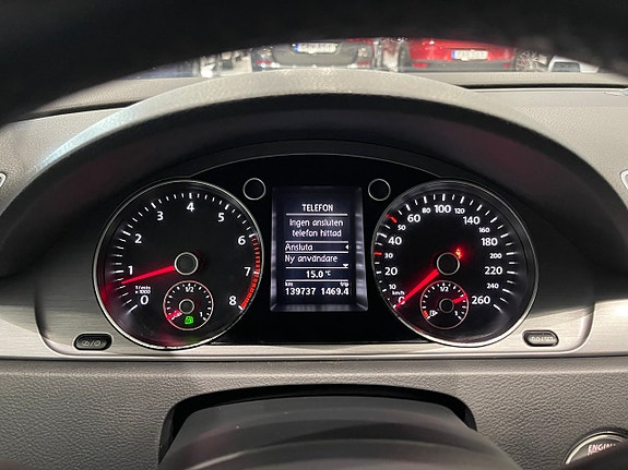Volkswagen Passat 11 of 26