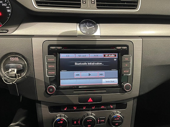 Volkswagen Passat 14 of 26