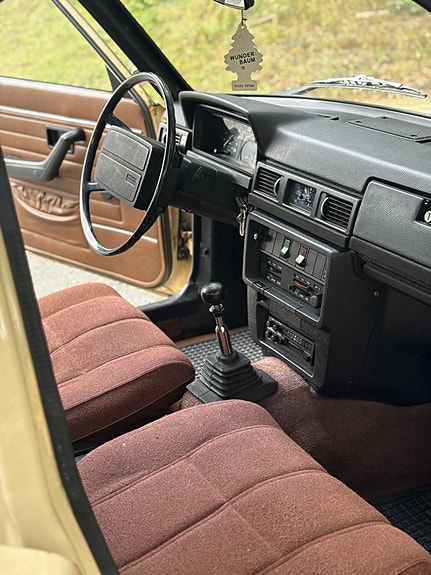 Volvo 244 7 of 10