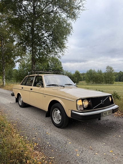 Volvo 244 4 of 10