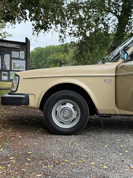Volvo 244 5 of 10
