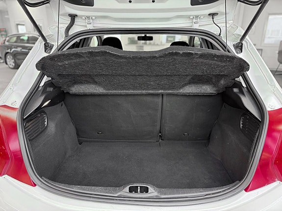 Peugeot 208 12 of 26