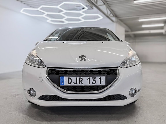 Peugeot 208 3 of 26