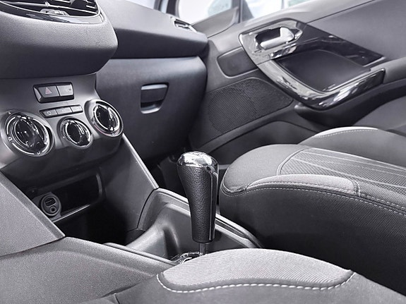 Peugeot 208 16 of 26