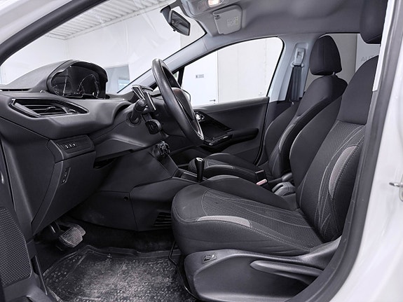 Peugeot 208 10 of 26