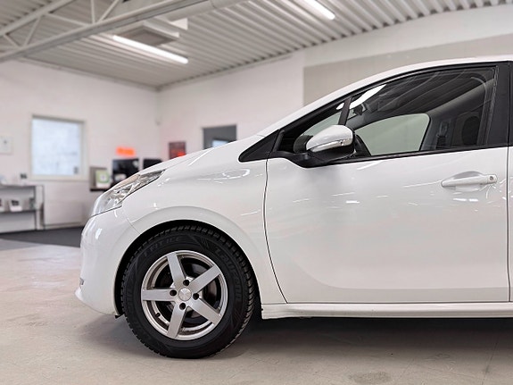 Peugeot 208 23 of 26