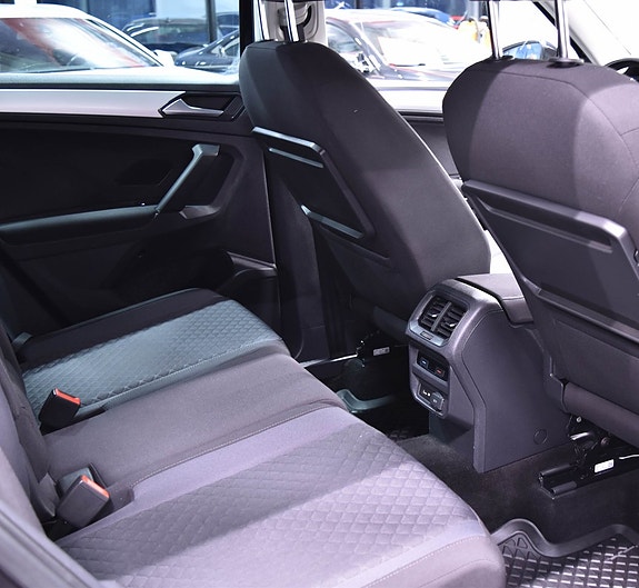 Volkswagen Tiguan 17 of 19