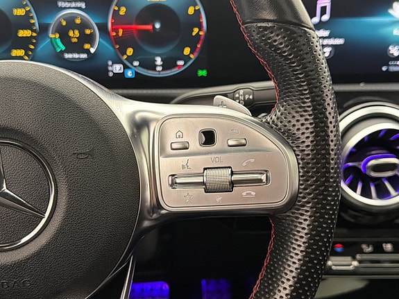 Mercedes-Benz CLA250 17 of 30