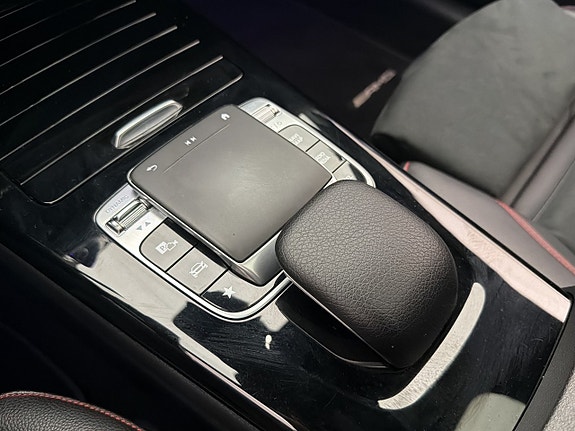 Mercedes-Benz CLA250 28 of 30
