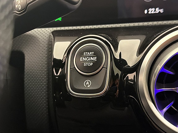 Mercedes-Benz CLA250 19 of 30