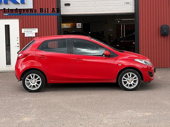 Mazda 2 2 of 11