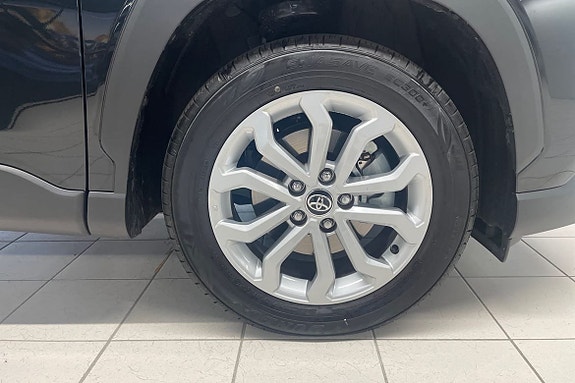 Toyota Corolla Cross 17 of 21
