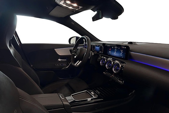 Mercedes-Benz A250 9 of 14