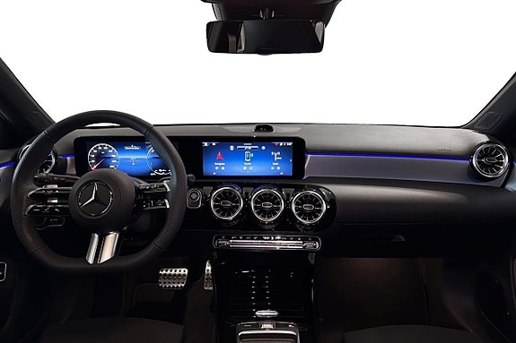 Mercedes-Benz A250 8 of 14